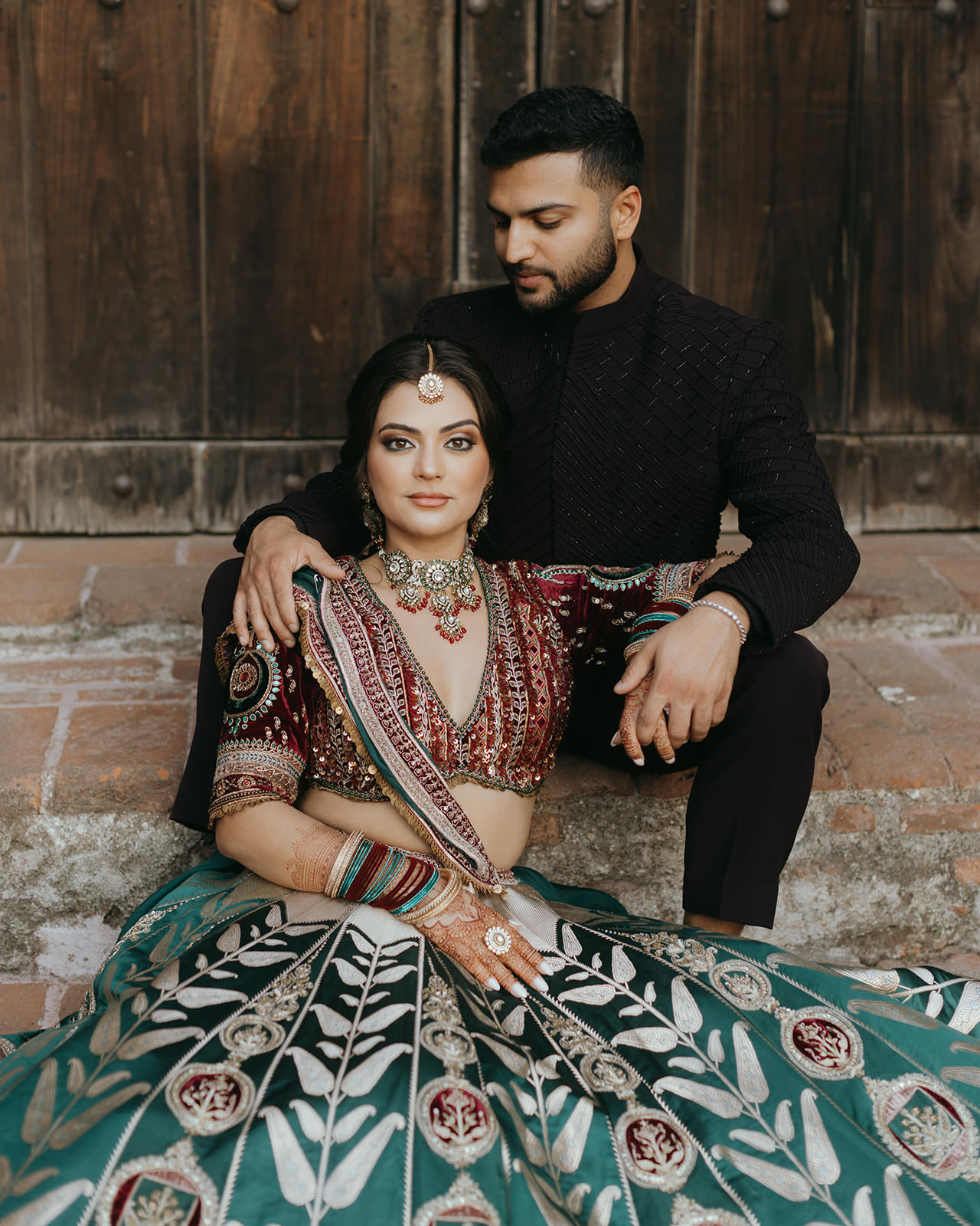 bride and groom amongst the redwood trees
