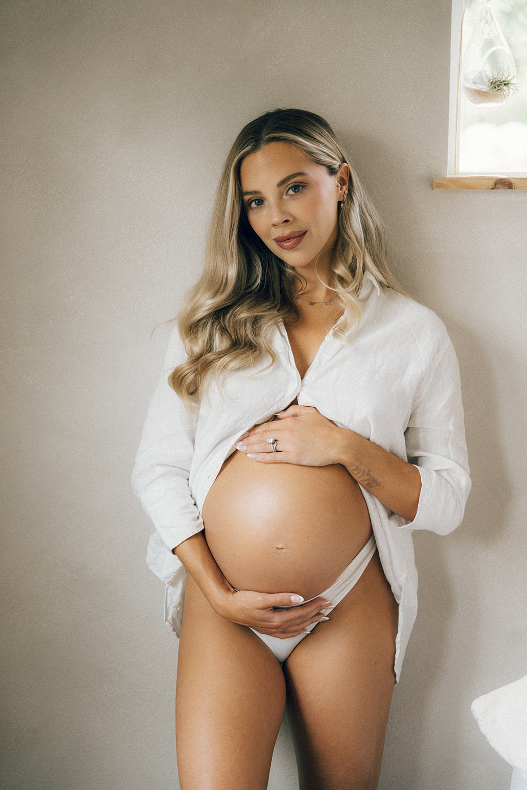 bride and groom amongst the redwood trees