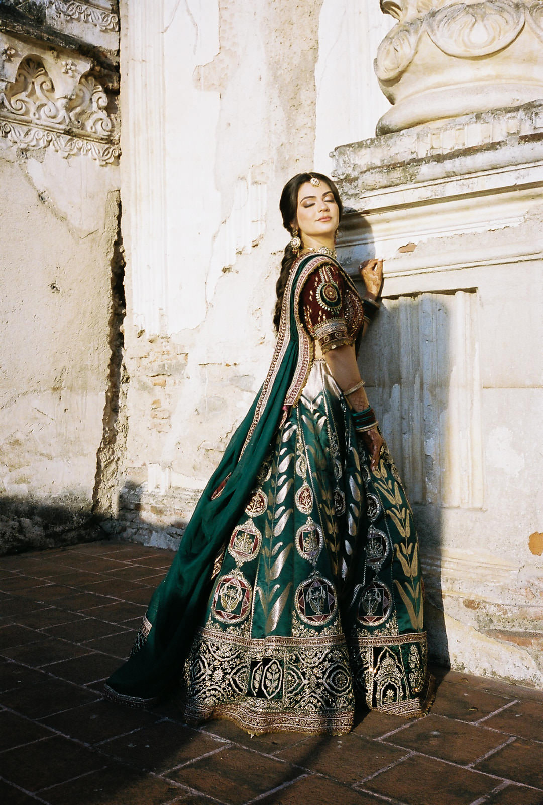bride and groom amongst the redwood trees