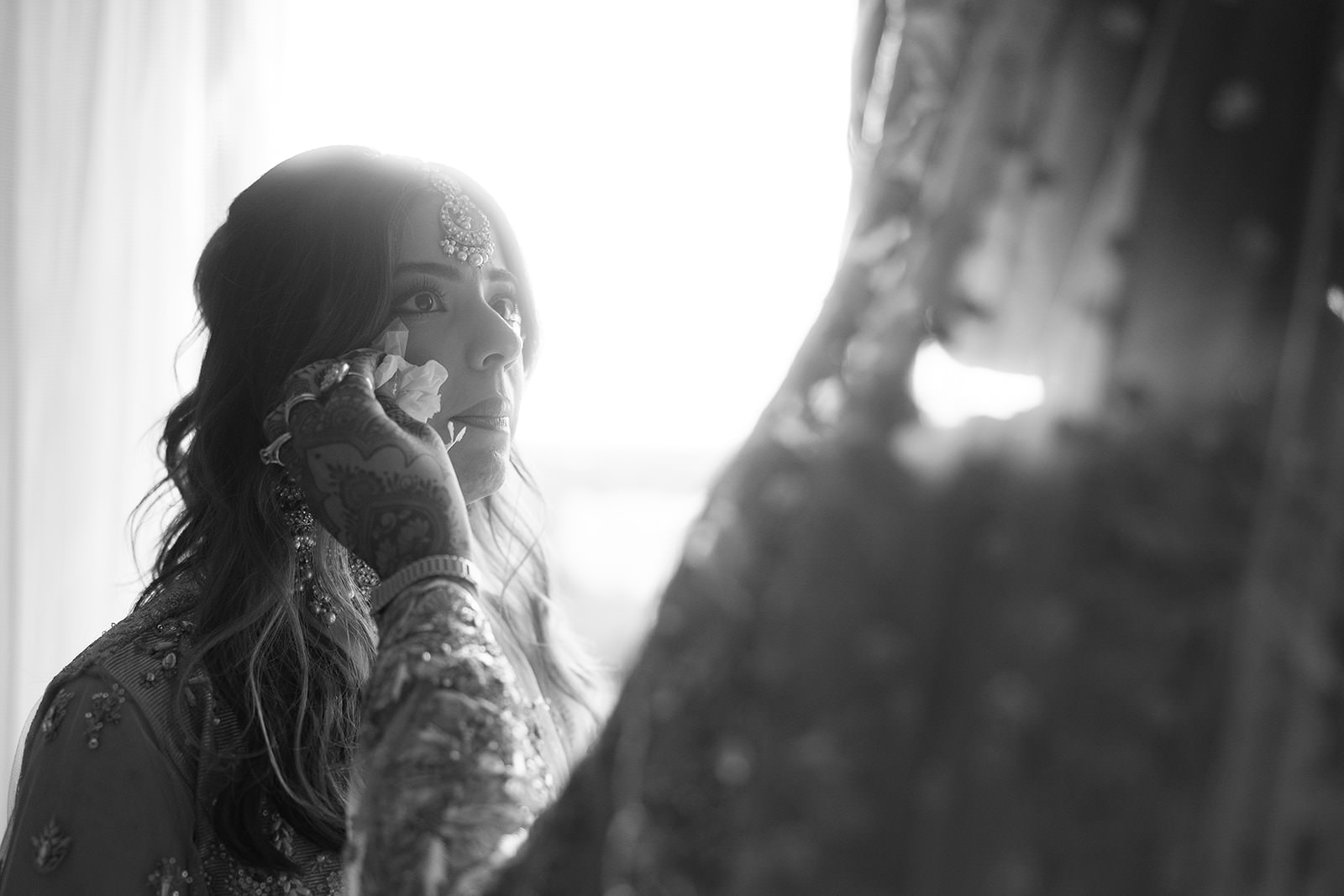 bride and groom amongst the redwood trees